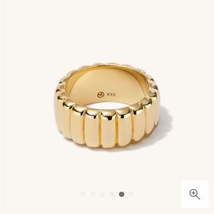 Mejuri charlotte bold ring in gold vermeil